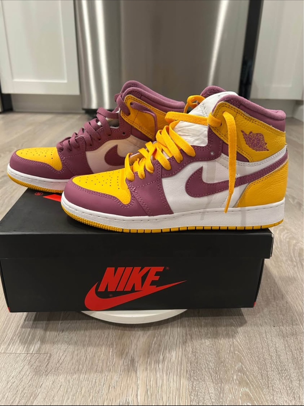 Nike Air Jordan 1 Retro High OG Brotherhood Youth 6.5